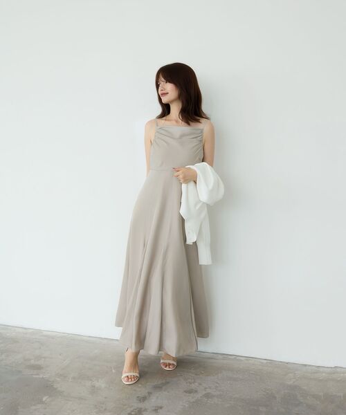 cle blatt(クレブラット)の「ドレープキャミドレス(ドレス・レディース・オフホワイト/ベージュ・SMALL/MEDIUM)」の11枚目の写真