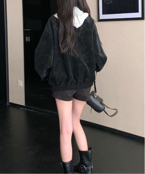&soiree(アンドソワレ)の「スエード調オーバーサイズジャケット(ブルゾン・レディース・ブラック/ブラウン・SMALL/MEDIUM/LARGE/X-LARGE)」の6枚目の写真