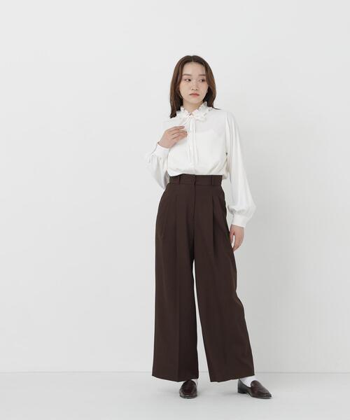 NATURAL BEAUTY BASIC(ナチュラルビューティーベーシック)の「フリルネックナローリボンブラウス(シャツ/ブラウス・レディース・ネイビー/ブルー/オフホワイト・FREE)」の8枚目の写真