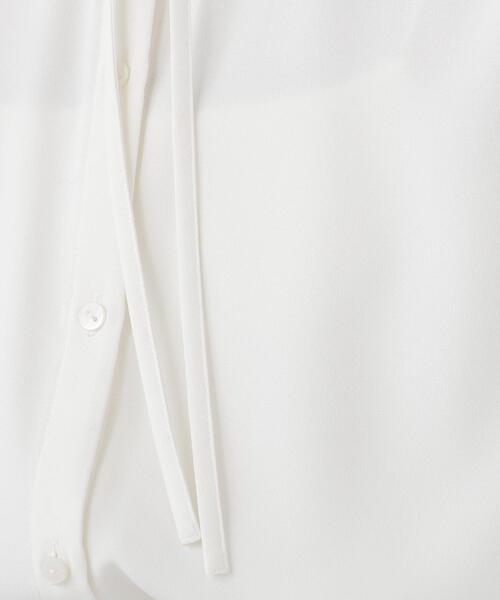 NATURAL BEAUTY BASIC(ナチュラルビューティーベーシック)の「フリルネックナローリボンブラウス(シャツ/ブラウス・レディース・ネイビー/ブルー/オフホワイト・FREE)」の12枚目の写真