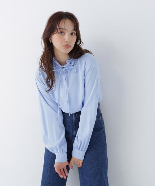 NATURAL BEAUTY BASIC(ナチュラルビューティーベーシック)の「フリルネックナローリボンブラウス(シャツ/ブラウス・レディース・ネイビー/ブルー/オフホワイト・FREE)」の18枚目の写真