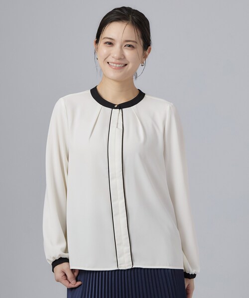 SHOO・LA・RUE(シューラルー)の「【セレモニー/通勤/S-LL】配色襟ブラウス(シャツ/ブラウス・レディース・オフホワイト/ブラック/ネイビー・01/02/04/03)」の4枚目の写真