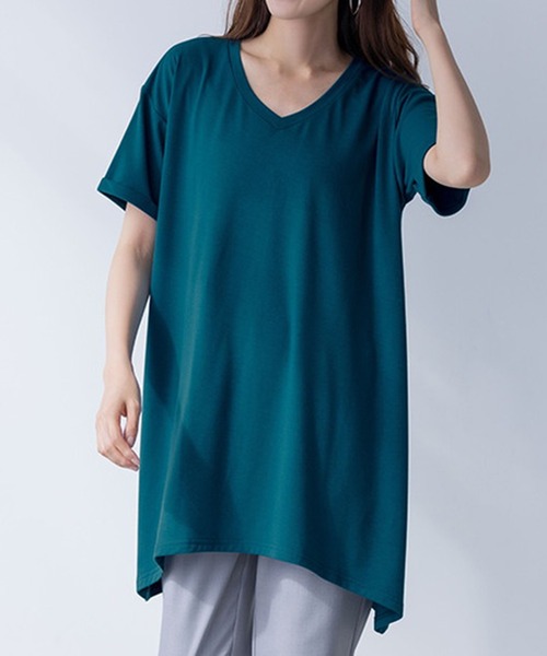 RANAN（ラナン）の「接触冷感　ゆるシルエットVネックＴシャツ（Tシャツ/カットソー・レディース・レッド/チャコールグレー/ブラック/オフホワイト/グレー系その他/レオパード/サンドグレー/オレンジ系その他/ホワイト系その他/ブルー/ネイビー/パープル/ライム/モカ/カーキ/セージグリーン/ブルーグリーン/ピンク系その他・X-LARGE/LARGE/MEDIUM/XX-LARGE）」の13枚目の写真