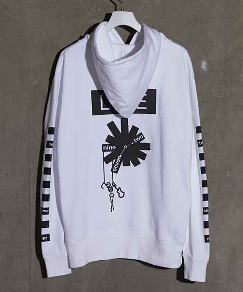 NUMBER (N)INE（ナンバーナイン）の「【NUMBER (N)INE】≪STUDIOUS限定≫別注グラフィックプリントスウェットパーカー（パーカー・メンズ・ブラック/ホワイト/チャコールグレー・2/1/3）」の15枚目の写真