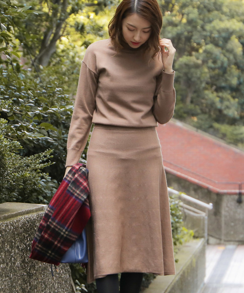 N.(N. Natural Beauty Basic)(エヌエヌナチュラルビューティーベーシック)の「ハイネックフレアワンピース(ワンピース・レディース・ブラック/ベージュ/グレー/ブルー・MEDIUM)」の1枚目の写真