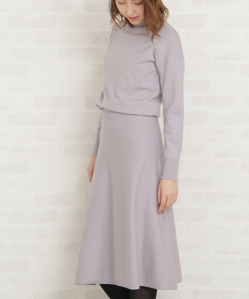 N.(N. Natural Beauty Basic)(エヌエヌナチュラルビューティーベーシック)の「ハイネックフレアワンピース(ワンピース・レディース・ブラック/ベージュ/グレー/ブルー・MEDIUM)」の11枚目の写真