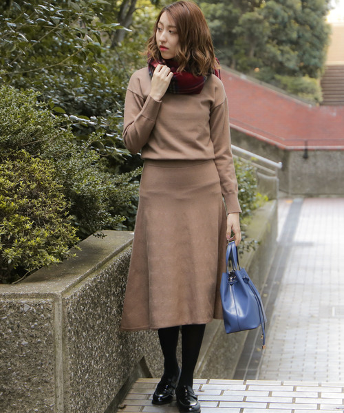 N.(N. Natural Beauty Basic)(エヌエヌナチュラルビューティーベーシック)の「ハイネックフレアワンピース(ワンピース・レディース・ブラック/ベージュ/グレー/ブルー・MEDIUM)」の12枚目の写真