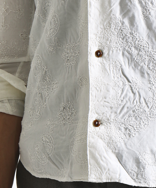 RECENCY OF MINE(リーセンシー オブ マイン)の「【Recency of Mine】コンパクトローンフラワー刺繍シャツ(シャツ/ブラウス・メンズ・サックスブルー/オフホワイト/ダークネイビー・46/50/48/44)」の12枚目の写真