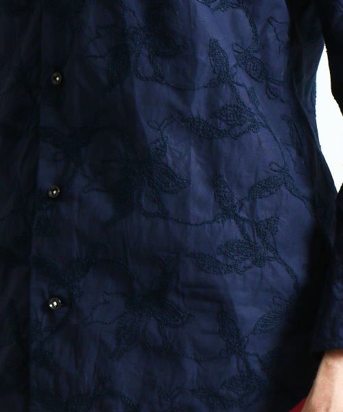 RECENCY OF MINE(リーセンシー オブ マイン)の「【Recency of Mine】コンパクトローンフラワー刺繍シャツ(シャツ/ブラウス・メンズ・サックスブルー/オフホワイト/ダークネイビー・46/50/48/44)」の18枚目の写真