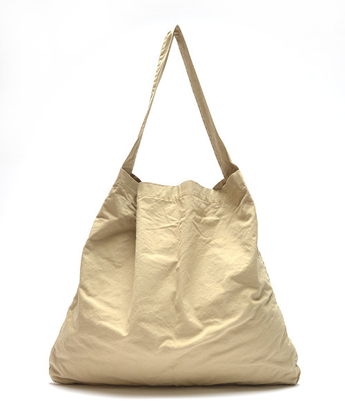 MASTER&Co（マスターアンドコー）の「MASTER&Co. / ＜WEB限定＞ショルダーバッグ MC392（ショルダーバッグ・メンズ・ホワイト/ブラック/ベージュ/ネイビー/カーキ/レッド/その他1・ONESIZE）」の4枚目の写真