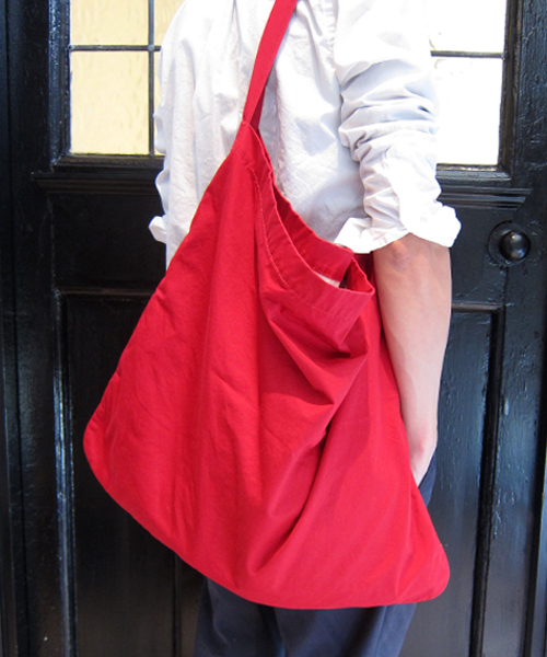 MASTER&Co（マスターアンドコー）の「MASTER&Co. / ＜WEB限定＞ショルダーバッグ MC392（ショルダーバッグ・メンズ・ホワイト/ブラック/ベージュ/ネイビー/カーキ/レッド/その他1・ONESIZE）」の7枚目の写真