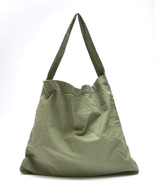 MASTER&Co（マスターアンドコー）の「MASTER&Co. / ＜WEB限定＞ショルダーバッグ MC392（ショルダーバッグ・メンズ・ホワイト/ブラック/ベージュ/ネイビー/カーキ/レッド/その他1・ONESIZE）」の5枚目の写真