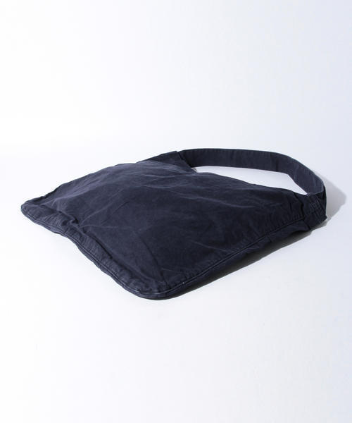 MASTER&Co（マスターアンドコー）の「MASTER&Co. / ＜WEB限定＞ショルダーバッグ MC392（ショルダーバッグ・メンズ・ホワイト/ブラック/ベージュ/ネイビー/カーキ/レッド/その他1・ONESIZE）」の9枚目の写真