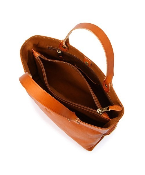 IL BISONTE（イルビゾンテ）の「IL BISONTE / ORIGINAL LEATHER / トートバッグ（トートバッグ・レディース・グリーン/オレンジ/ナチュラル/ライトブラウン/グレー/レンガ/レッド/オリーブ/ネイビー/ブラック/ダークブラウン・FREE）」の17枚目の写真