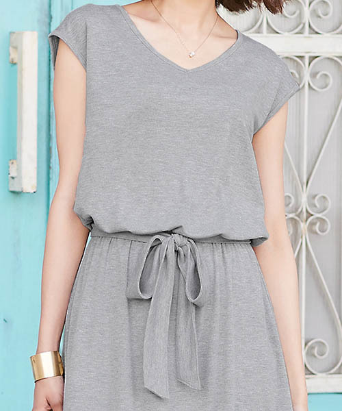 Pierrot（ピエロ）の「ウエストリボンイレヘムロングワンピース（ワンピース・レディース・ブラック/杢グレー/ライトグリーン/ネイビー/イエロー系その他/ベージュ系その他・L/M）」の18枚目の写真