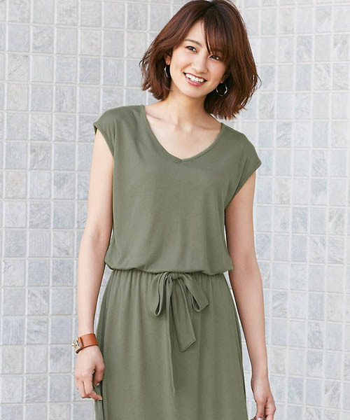 Pierrot（ピエロ）の「ウエストリボンイレヘムロングワンピース（ワンピース・レディース・ブラック/杢グレー/ライトグリーン/ネイビー/イエロー系その他/ベージュ系その他・L/M）」の20枚目の写真