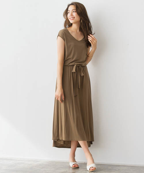 Pierrot（ピエロ）の「ウエストリボンイレヘムロングワンピース（ワンピース・レディース・ブラック/杢グレー/ライトグリーン/ネイビー/イエロー系その他/ベージュ系その他・L/M）」の4枚目の写真