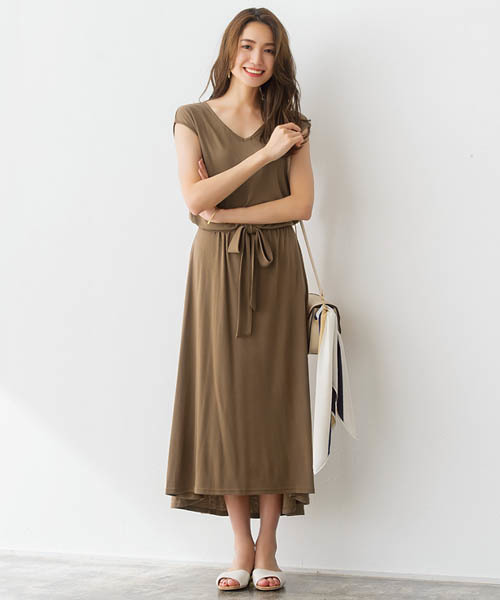 Pierrot（ピエロ）の「ウエストリボンイレヘムロングワンピース（ワンピース・レディース・ブラック/杢グレー/ライトグリーン/ネイビー/イエロー系その他/ベージュ系その他・L/M）」の8枚目の写真