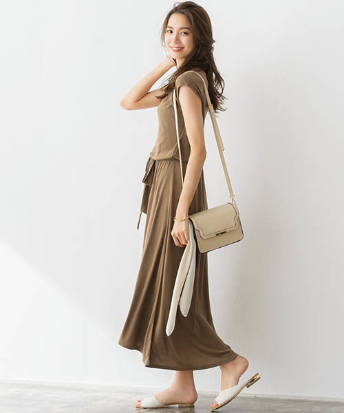 Pierrot（ピエロ）の「ウエストリボンイレヘムロングワンピース（ワンピース・レディース・ブラック/杢グレー/ライトグリーン/ネイビー/イエロー系その他/ベージュ系その他・L/M）」の9枚目の写真