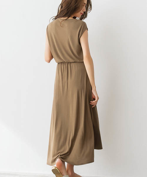 Pierrot（ピエロ）の「ウエストリボンイレヘムロングワンピース（ワンピース・レディース・ブラック/杢グレー/ライトグリーン/ネイビー/イエロー系その他/ベージュ系その他・L/M）」の10枚目の写真