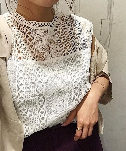 PAGEBOY(ページボーイ)の「ケミカルレースハイネックノースリーブ(シャツ/ブラウス・レディース・ホワイト/ブラック/レッド・FREE)」の7枚目の写真