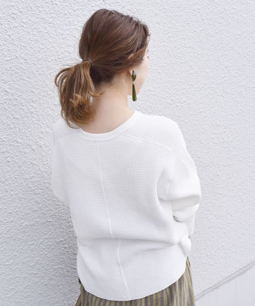 SHIPS(シップス)の「ヘビーワッフルプルオーバー◇(Tシャツ/カットソー・レディース・オフホワイト/ブラック/ラベンダー・ONE SIZE)」の4枚目の写真