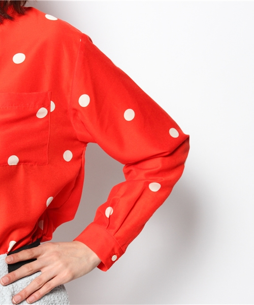 Ray BEAMS（レイビームス）の「○Ray BEAMS / コインドット プリントシャツ（シャツ/ブラウス・レディース・オフホワイト/レッド/ネイビー・ONE SIZE）」の6枚目の写真