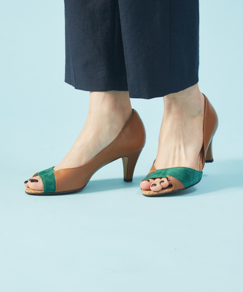 Au BANNISTER(オゥバニスター)の「ELDER切り替えオープントゥパンプス(パンプス・レディース・ブラック/ベージュ/シャンパン・38/39/35/36/37)」の14枚目の写真