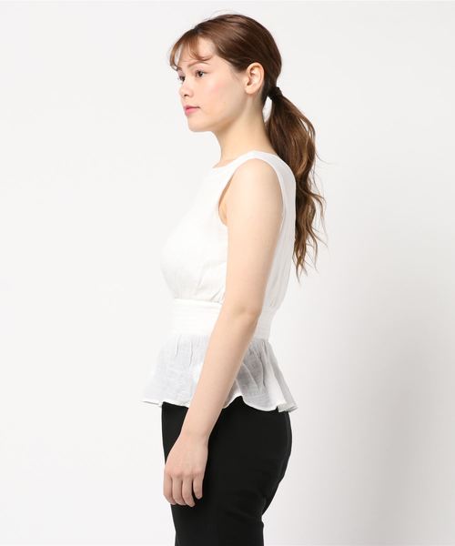 KOBE LETTUCE(コウベレタス)の「楊柳ウエストシャーリングノースリーブブラウス【セットアップOK】(シャツ/ブラウス・レディース・ベージュ/ネイビー/オフホワイト/カーキ/ピンク/イエロー/オレンジ/ブルー・FREE)」の15枚目の写真