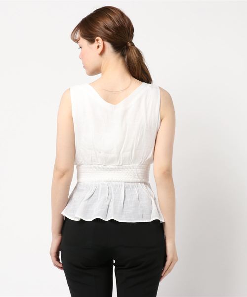 KOBE LETTUCE(コウベレタス)の「楊柳ウエストシャーリングノースリーブブラウス【セットアップOK】(シャツ/ブラウス・レディース・ベージュ/ネイビー/オフホワイト/カーキ/ピンク/イエロー/オレンジ/ブルー・FREE)」の17枚目の写真