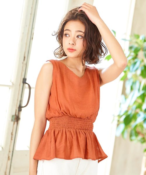 KOBE LETTUCE(コウベレタス)の「楊柳ウエストシャーリングノースリーブブラウス【セットアップOK】(シャツ/ブラウス・レディース・ベージュ/ネイビー/オフホワイト/カーキ/ピンク/イエロー/オレンジ/ブルー・FREE)」の8枚目の写真