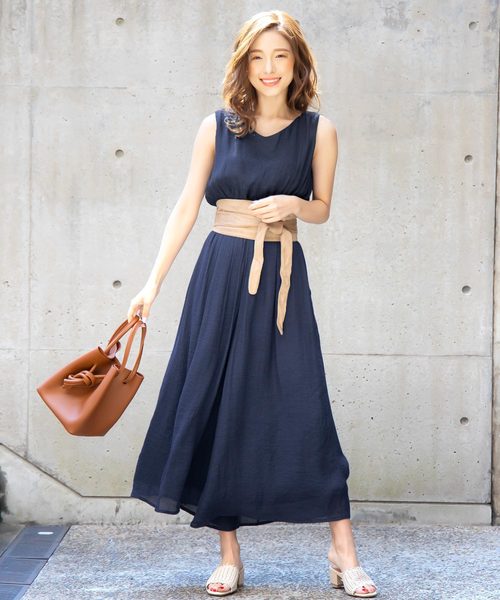 KOBE LETTUCE(コウベレタス)の「楊柳ウエストシャーリングノースリーブブラウス【セットアップOK】(シャツ/ブラウス・レディース・ベージュ/ネイビー/オフホワイト/カーキ/ピンク/イエロー/オレンジ/ブルー・FREE)」の9枚目の写真