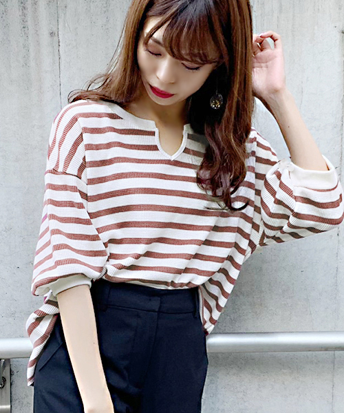 apres jour（アプレジュール）の「キーネックワッフルトップス【ZOZOTOWN限定アイテム】（Tシャツ/カットソー・レディース・ブラック/ベージュ/パープル/オフホワイト/ブルー/その他/ホワイト系その他/ピンク系その他/スモークピンク・フリー）」の8枚目の写真