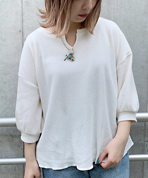 apres jour（アプレジュール）の「キーネックワッフルトップス【ZOZOTOWN限定アイテム】（Tシャツ/カットソー・レディース・ブラック/ベージュ/パープル/オフホワイト/ブルー/その他/ホワイト系その他/ピンク系その他/スモークピンク・フリー）」の20枚目の写真