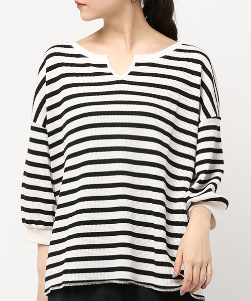 apres jour（アプレジュール）の「キーネックワッフルトップス【ZOZOTOWN限定アイテム】（Tシャツ/カットソー・レディース・ブラック/ベージュ/パープル/オフホワイト/ブルー/その他/ホワイト系その他/ピンク系その他/スモークピンク・フリー）」の10枚目の写真