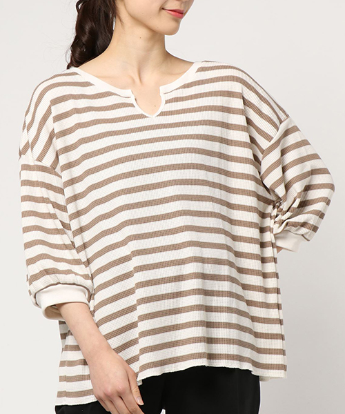 apres jour（アプレジュール）の「キーネックワッフルトップス【ZOZOTOWN限定アイテム】（Tシャツ/カットソー・レディース・ブラック/ベージュ/パープル/オフホワイト/ブルー/その他/ホワイト系その他/ピンク系その他/スモークピンク・フリー）」の12枚目の写真