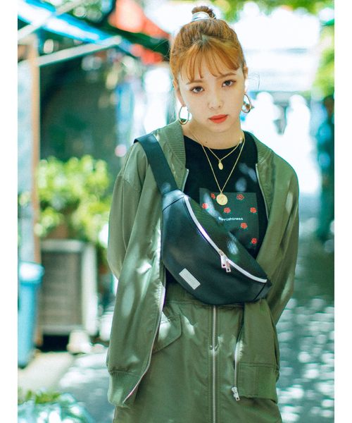 NiCORON(ニコロン)の「オーバーサイズMA-1 〇★(MA-1)」|カーキ