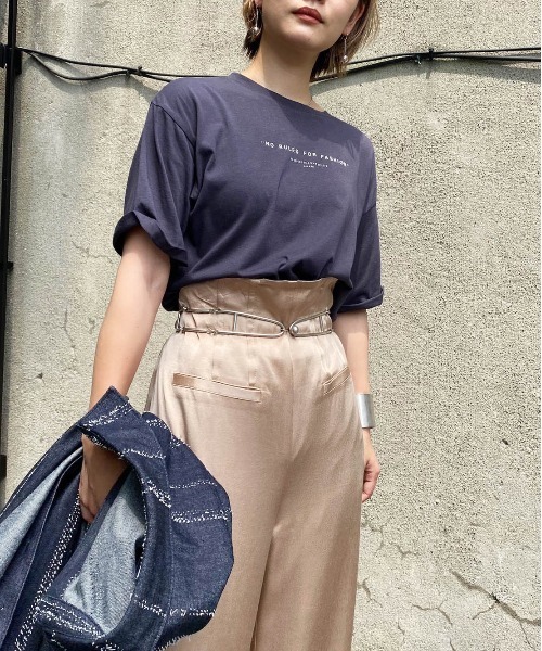 Ameri（アメリ）の「AMERI SLOGAN TEE（Tシャツ/カットソー・レディース・ホワイト/ピンク/スミクロ・FREE）」の6枚目の写真