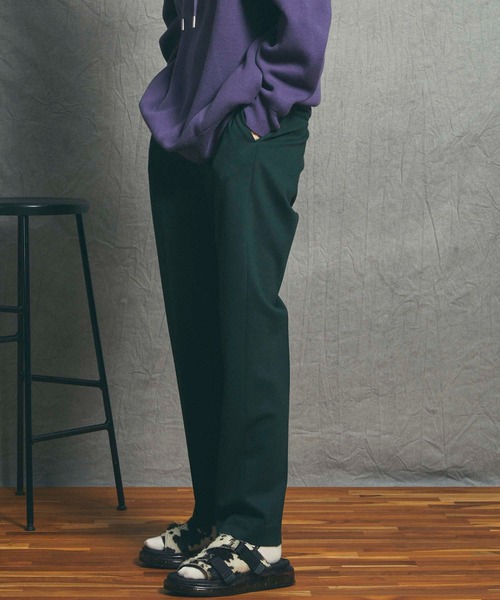 MAISON SPECIAL（メゾンスペシャル）の「《ユニセックスアイテム》ダウンファブリックテーパードスラックス 【MAISON SPECIAL/メゾンスペシャル】■セットアップ対応■（スラックス・メンズ・ブラック/ベージュ/ネイビー/ブラウン/グリーン・1/2/0/3）」の5枚目の写真