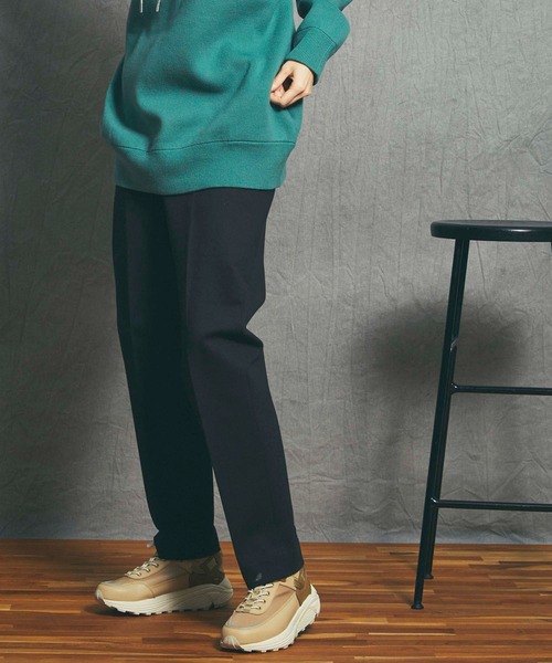 MAISON SPECIAL（メゾンスペシャル）の「《ユニセックスアイテム》ダウンファブリックテーパードスラックス 【MAISON SPECIAL/メゾンスペシャル】■セットアップ対応■（スラックス・メンズ・ブラック/ベージュ/ネイビー/ブラウン/グリーン・1/2/0/3）」の2枚目の写真