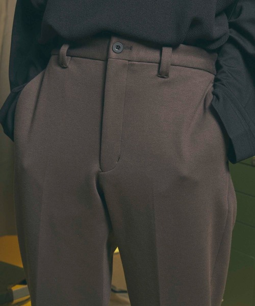 MAISON SPECIAL（メゾンスペシャル）の「《ユニセックスアイテム》ダウンファブリックテーパードスラックス 【MAISON SPECIAL/メゾンスペシャル】■セットアップ対応■（スラックス・メンズ・ブラック/ベージュ/ネイビー/ブラウン/グリーン・1/2/0/3）」の9枚目の写真