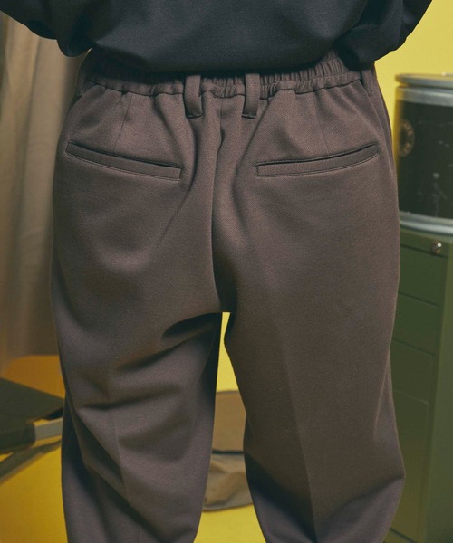 MAISON SPECIAL（メゾンスペシャル）の「《ユニセックスアイテム》ダウンファブリックテーパードスラックス 【MAISON SPECIAL/メゾンスペシャル】■セットアップ対応■（スラックス・メンズ・ブラック/ベージュ/ネイビー/ブラウン/グリーン・1/2/0/3）」の7枚目の写真