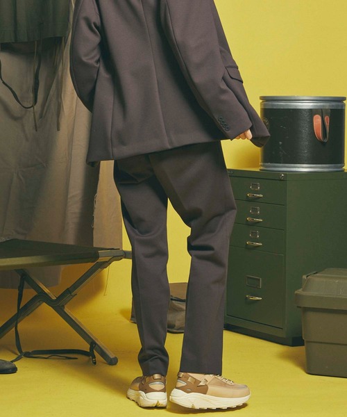 MAISON SPECIAL（メゾンスペシャル）の「《ユニセックスアイテム》ダウンファブリックテーパードスラックス 【MAISON SPECIAL/メゾンスペシャル】■セットアップ対応■（スラックス・メンズ・ブラック/ベージュ/ネイビー/ブラウン/グリーン・1/2/0/3）」の10枚目の写真