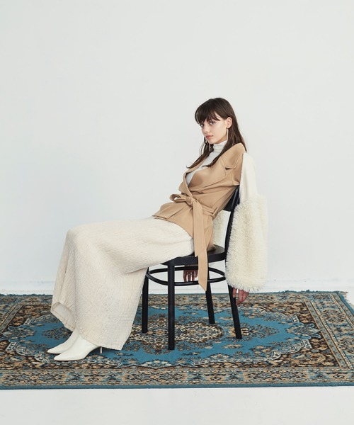 LA BELLE ETUDE(ラベルエチュード)の「シャーリングⅠラインスカート/Sサイズ展開あり(スカート・レディース・ホワイト/ブラック/グレー・1/0)」の4枚目の写真