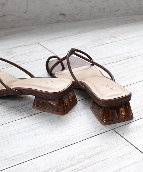 sango（sango）の「コードクロスストラップクリアヒールトングサンダル（サンダル・レディース・ホワイト/ブラック/ベージュ/ブラウン/ブルー/グレイッシュベージュ・LL/3L/SS/S/M/L）」の13枚目の写真