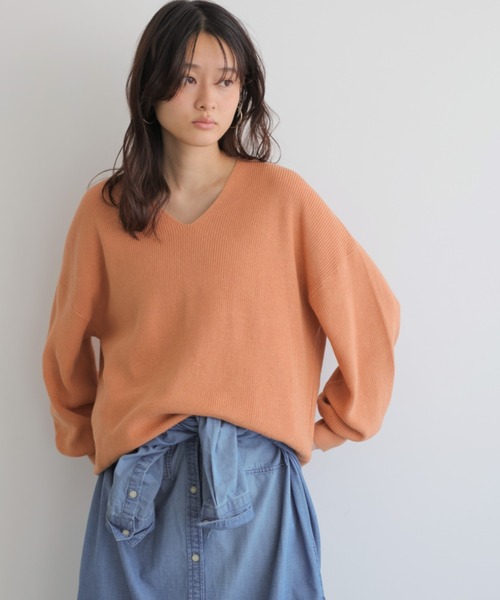 AMERICAN HOLIC(アメリカンホリック)の「Vネックハイツイスト片畦ニットプルオーバー(ニット/セーター・レディース・オレンジ/ライトベージュ/モカ/ラベンダー/サックスブルー/オフホワイト/ネイビー・MEDIUM/LARGE)」の7枚目の写真