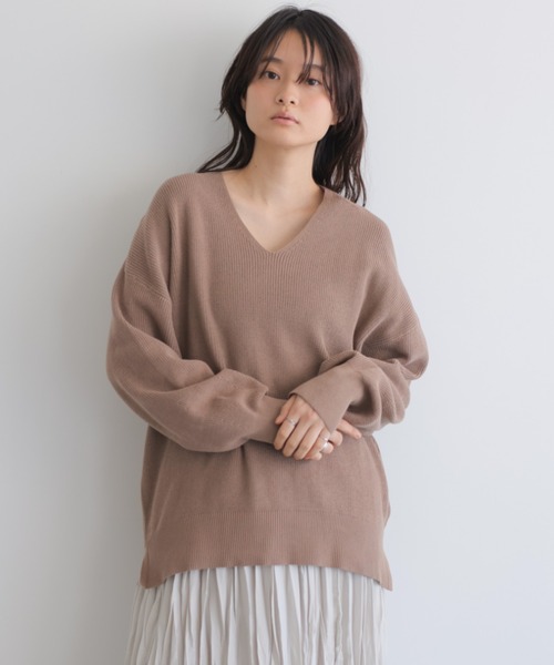 AMERICAN HOLIC(アメリカンホリック)の「Vネックハイツイスト片畦ニットプルオーバー(ニット/セーター・レディース・オレンジ/ライトベージュ/モカ/ラベンダー/サックスブルー/オフホワイト/ネイビー・MEDIUM/LARGE)」の3枚目の写真