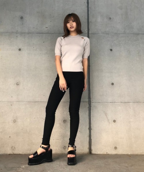 ENVYM（アンビー）の「スラッシュスリーブＫＮＩＴ ＰＯ（ニット/セーター・レディース・ホワイト/ライトグレー/ベージュ・FREE）」の14枚目の写真