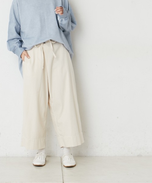 PUAL CE CIN（ピュアルセシン）の「甘撚りツイル配色ステッチワイドパンツ（その他パンツ・レディース・オフホワイト/チャコール/ナチュラル・FREE）」の3枚目の写真