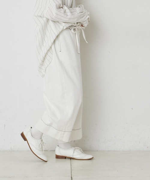 PUAL CE CIN（ピュアルセシン）の「甘撚りツイル配色ステッチワイドパンツ（その他パンツ・レディース・オフホワイト/チャコール/ナチュラル・FREE）」の21枚目の写真